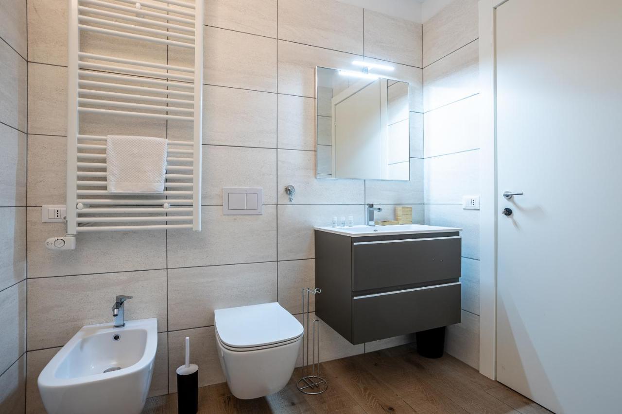 מילאנו City Centre Apartment - 10 Minutes To Duomo - Free Wifi E Netflix מראה חיצוני תמונה