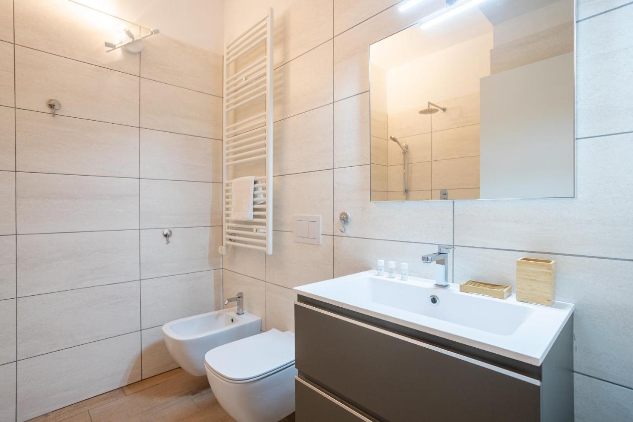 מילאנו City Centre Apartment - 10 Minutes To Duomo - Free Wifi E Netflix מראה חיצוני תמונה